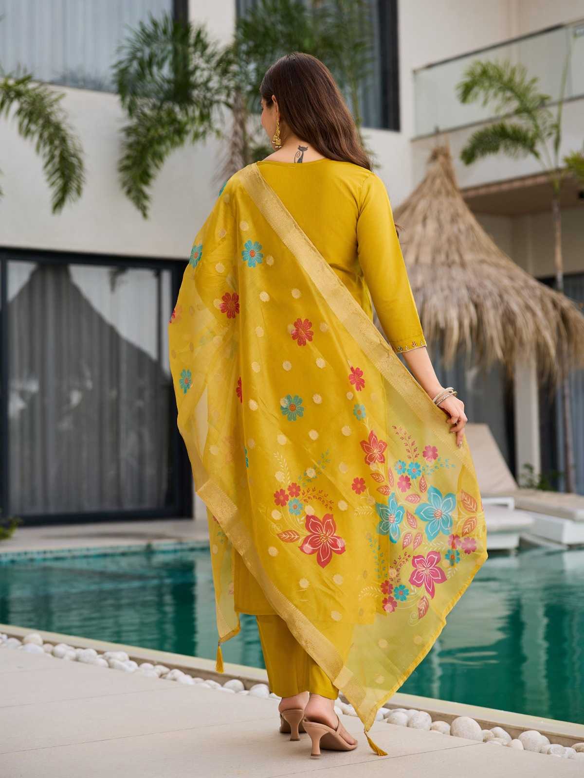 Gadhwali suit