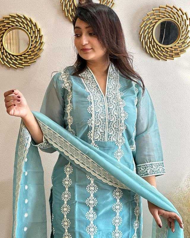 Beautiful Vichitra Silk kurta set - KE-80530
