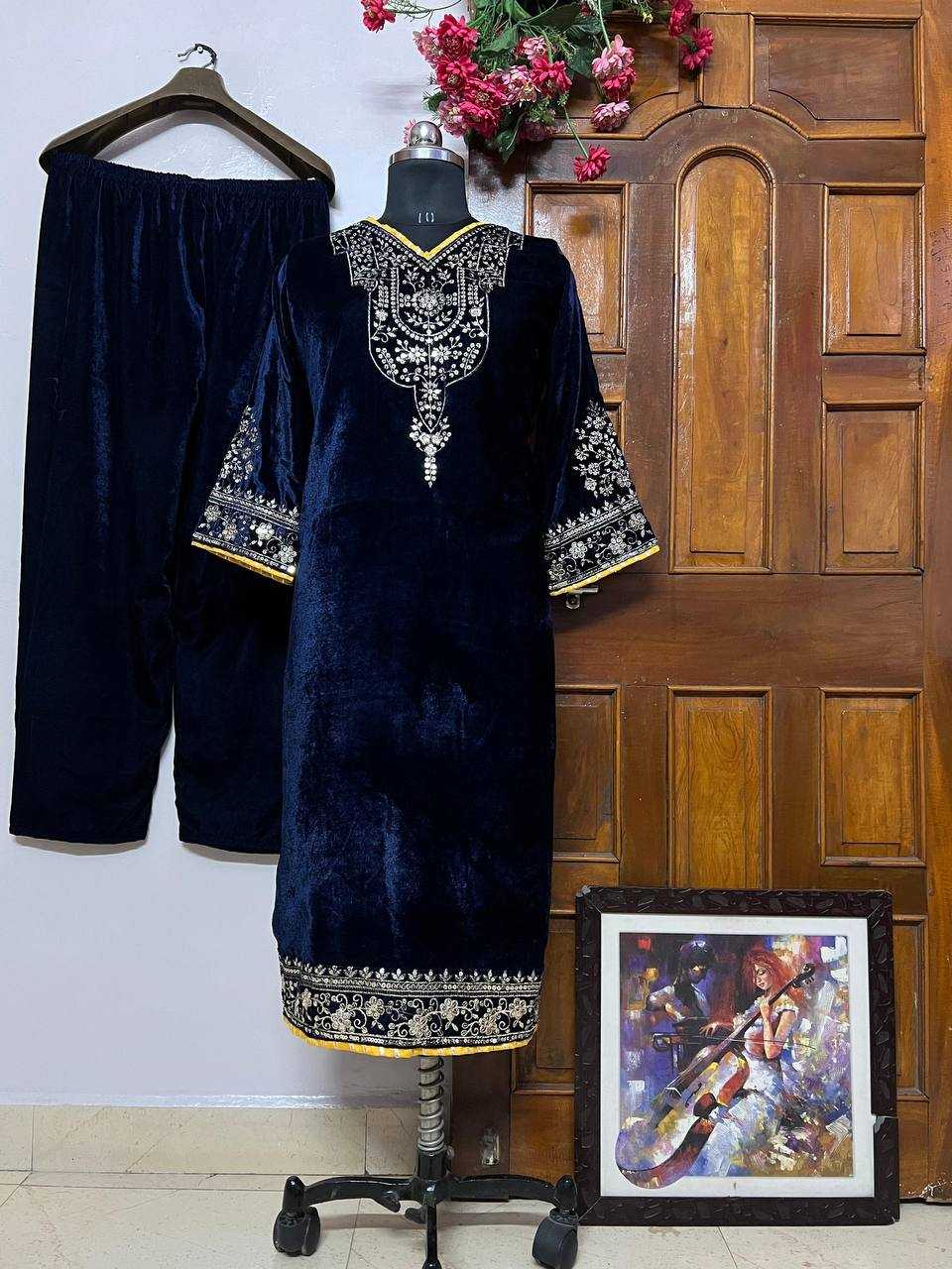 Kashmiri velvet suit