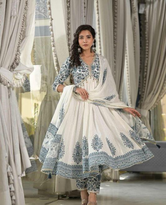 Stylish Alia Cotton Flair kurti with pant and malmal dupatta