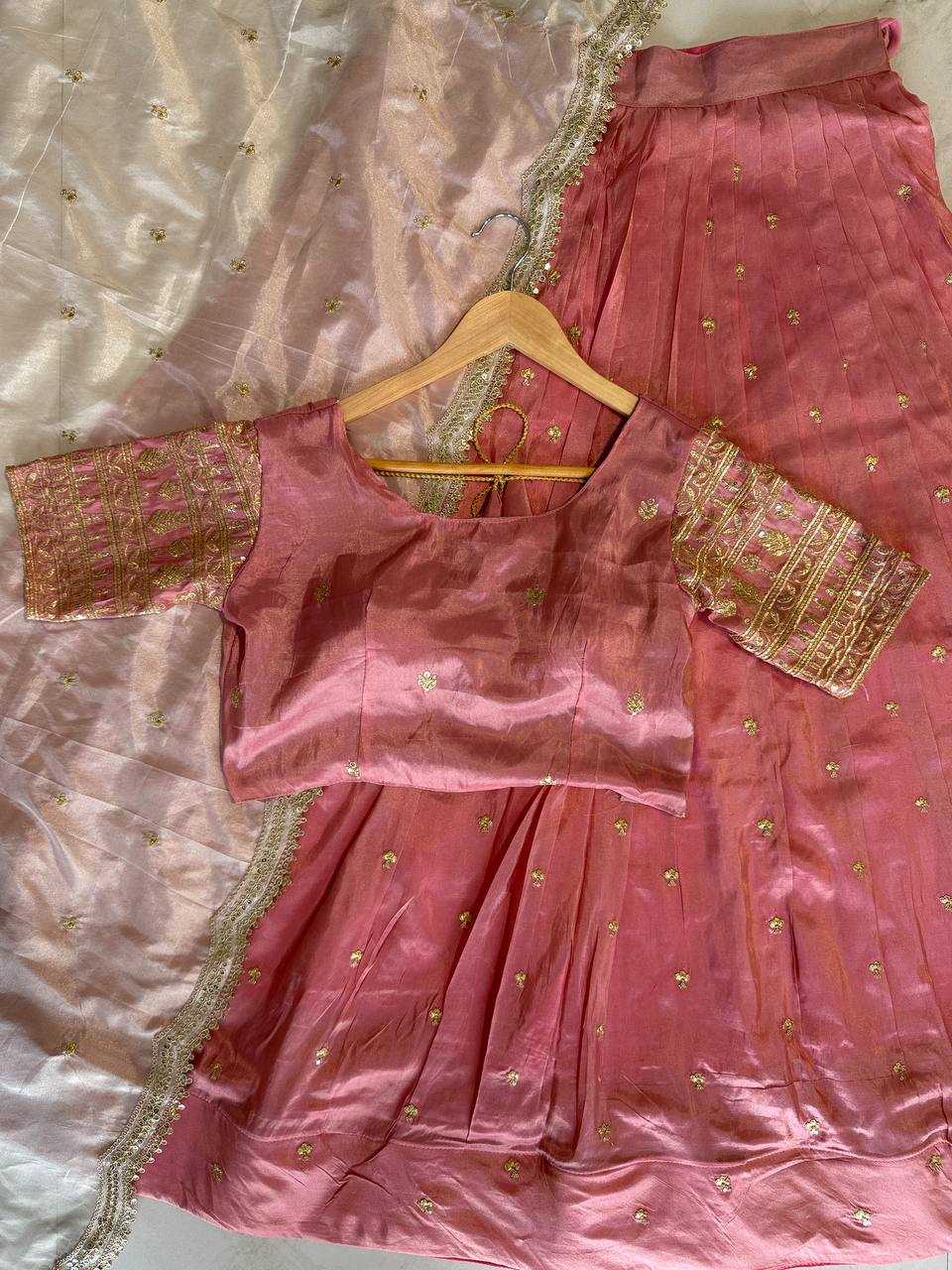 Onam Shimmer Tissue Silk saree -KE-75452